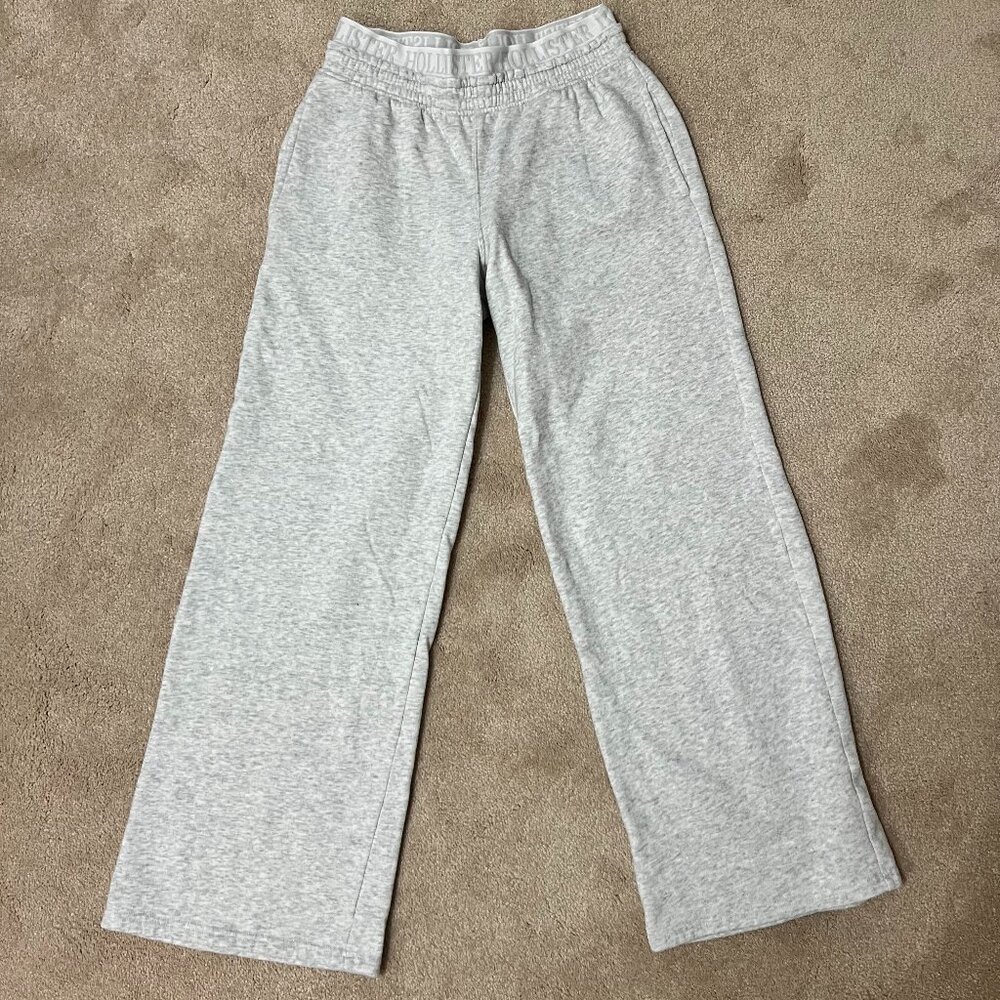 Womens Hollister Wide Legged Sweat Pants Size S. lightly used